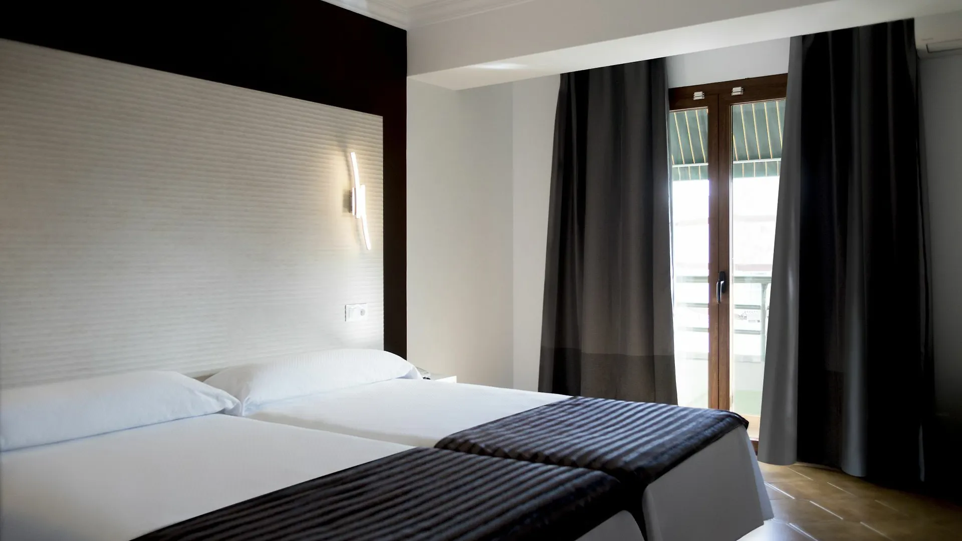 Hostal Alhambra - Adults Only Nerja