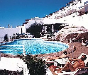 club-lago-verde.puertodelcarmen-hotels.org/