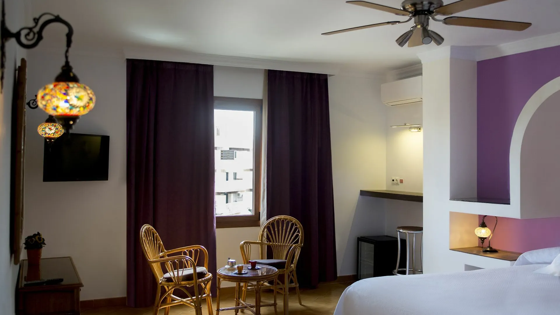Guest house Hostal Alhambra - Adults Only Nerja
